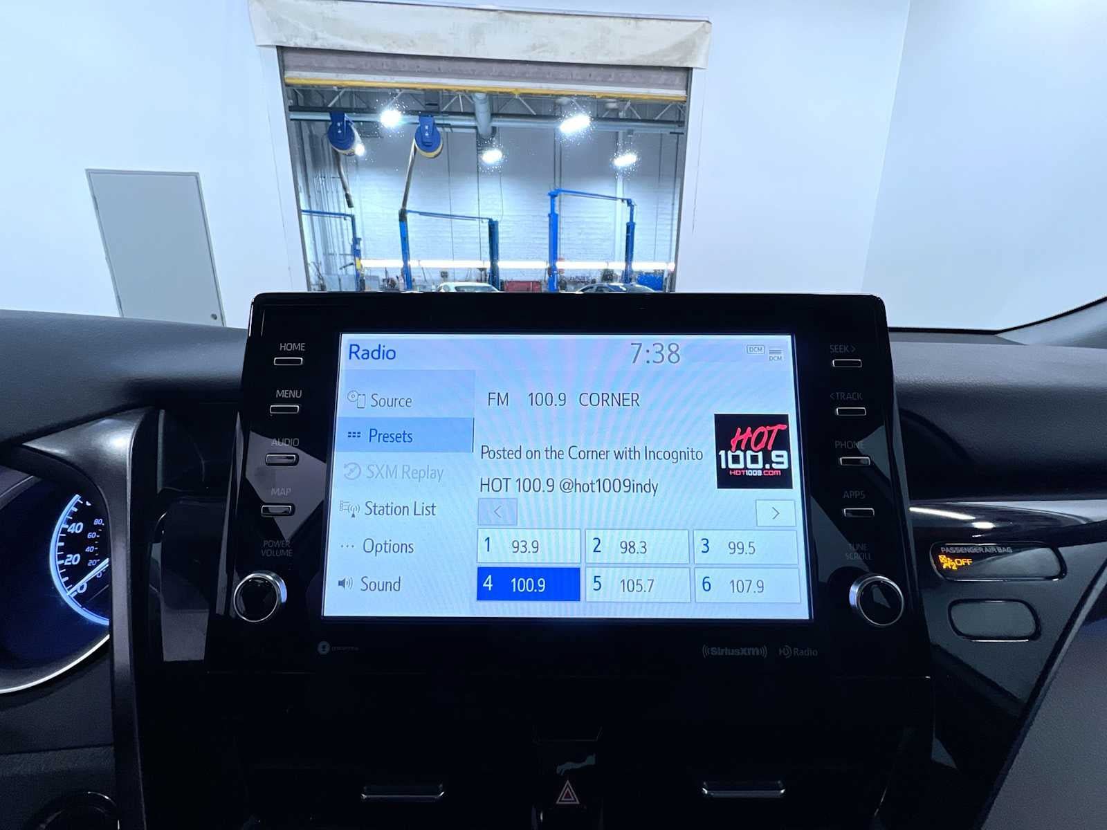 Used 2022 Toyota Camry XLE AWD/4WD image 26