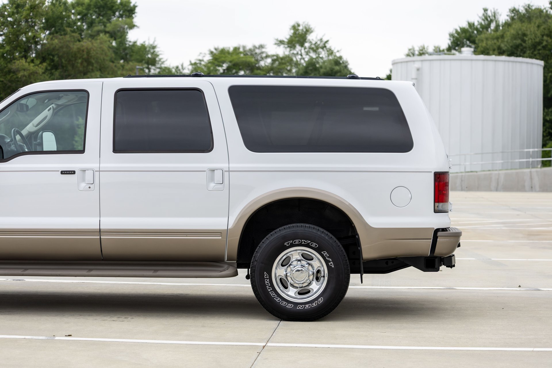 Used 2005 Ford Excursion Eddie Bauer AWD/4WD image 9