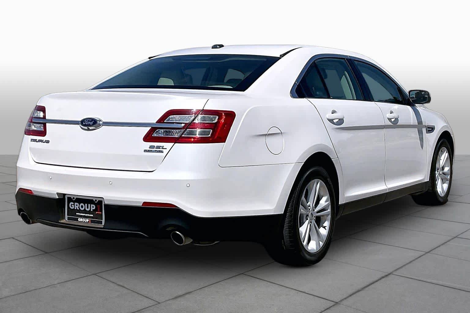 Used 2015 Ford Taurus SEL w/ Equipment Group 201A FWD image 11
