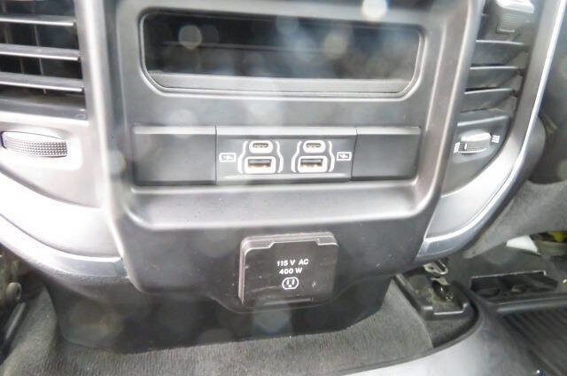 Used 2021 RAM 1500 Laramie AWD/4WD image 9