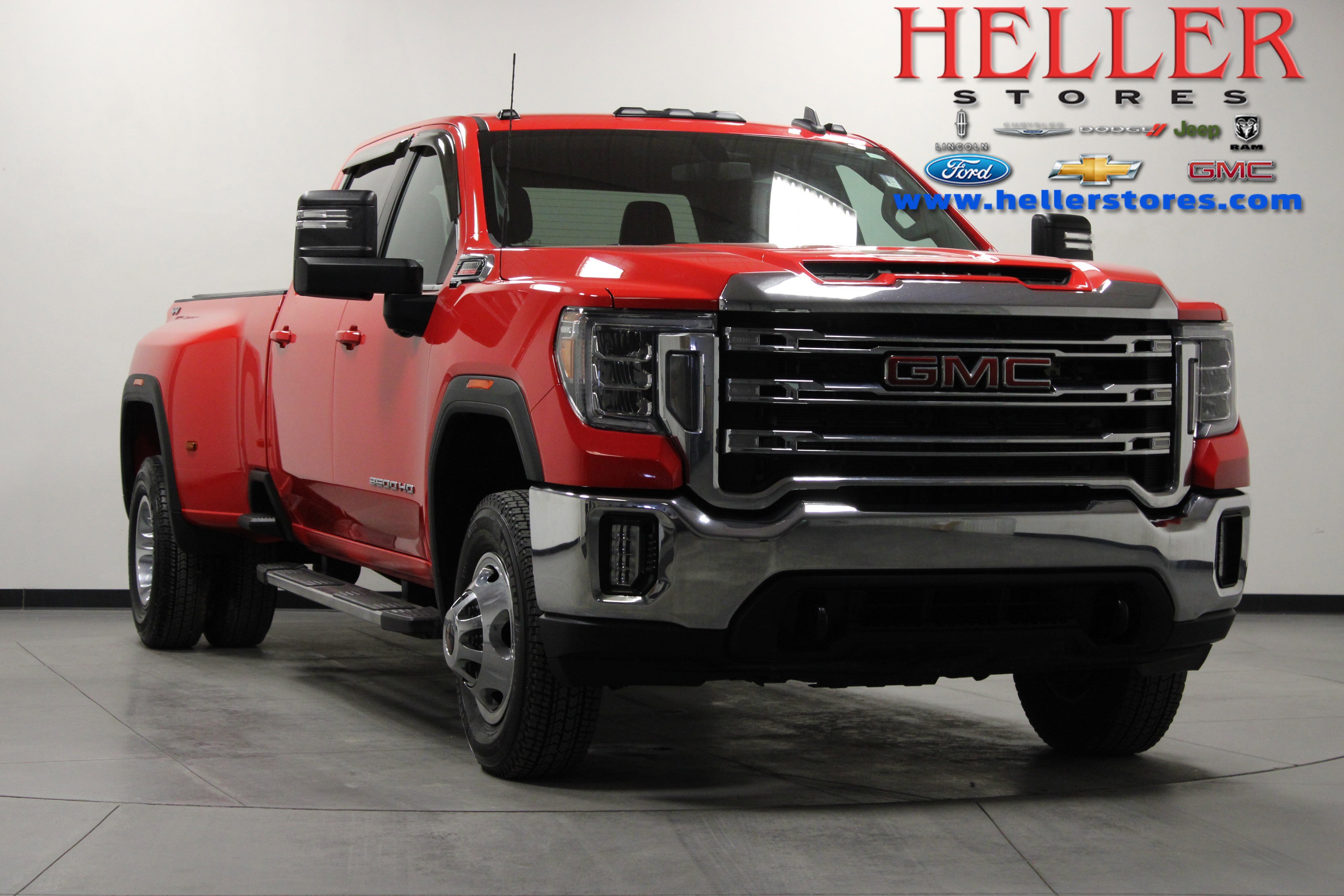 Used 2023 GMC Sierra 3500 SLE image 1