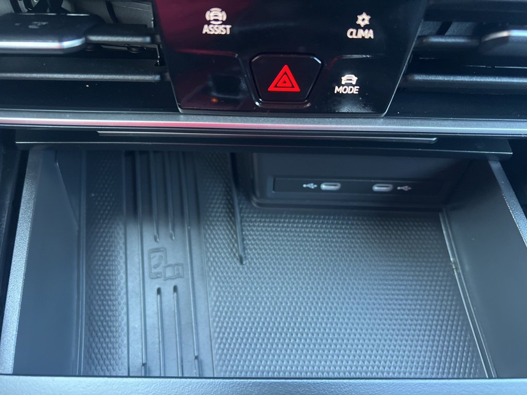 Used 2025 Volkswagen Atlas SE image 19