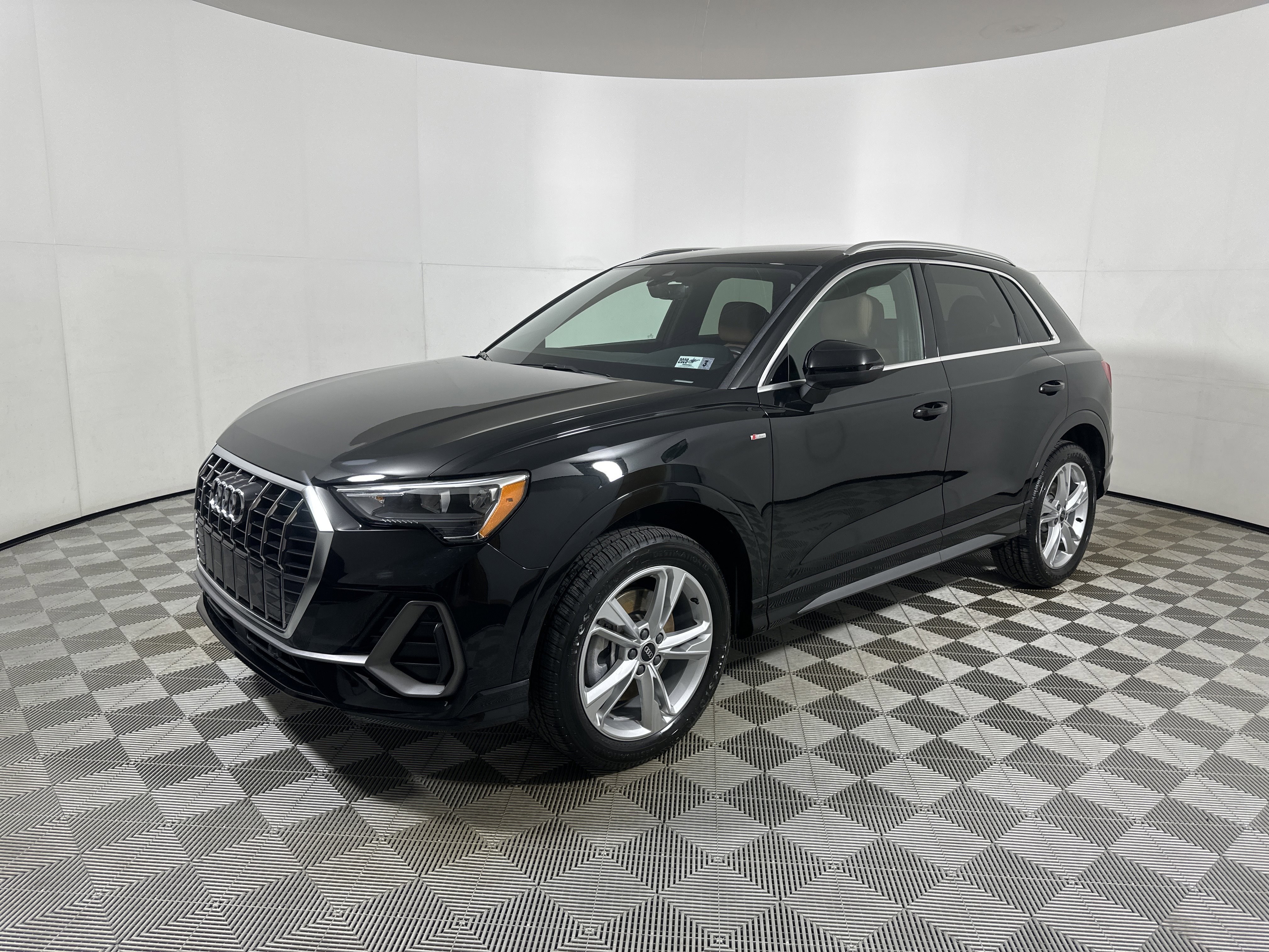 Used 2022 Audi Q3 2.0T Premium image 3