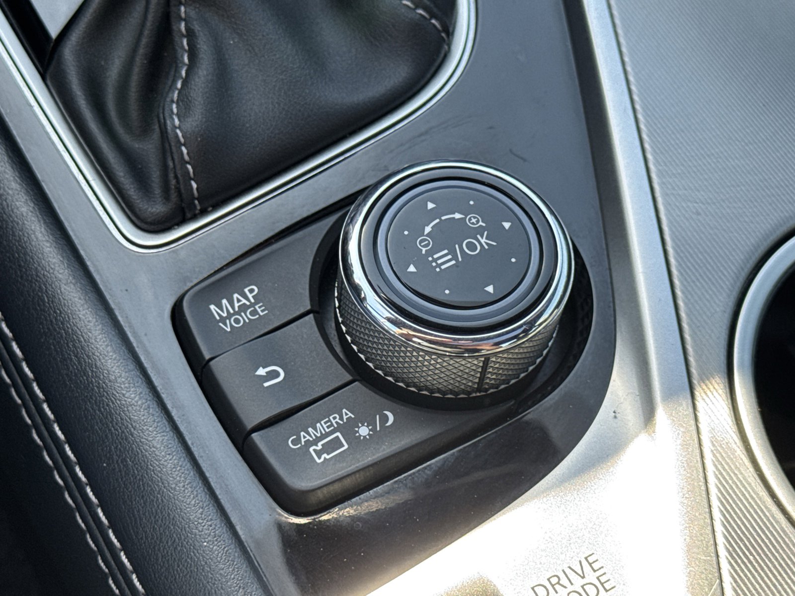 Used 2021 INFINITI Q60 3.0t Luxe w/ Essential Package image 36