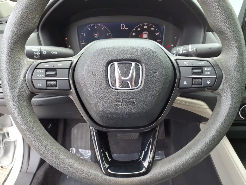 Used 2023 Honda Accord EX image 17