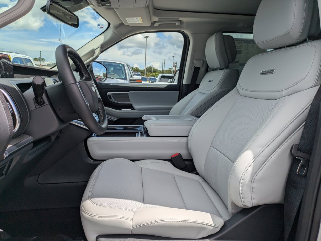 New 2027 Ford Expedition Platinum w/ Driver's Package RWD image 21