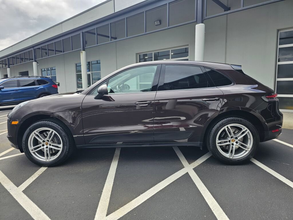 Used 2021 Porsche Macan AWD/4WD image 2