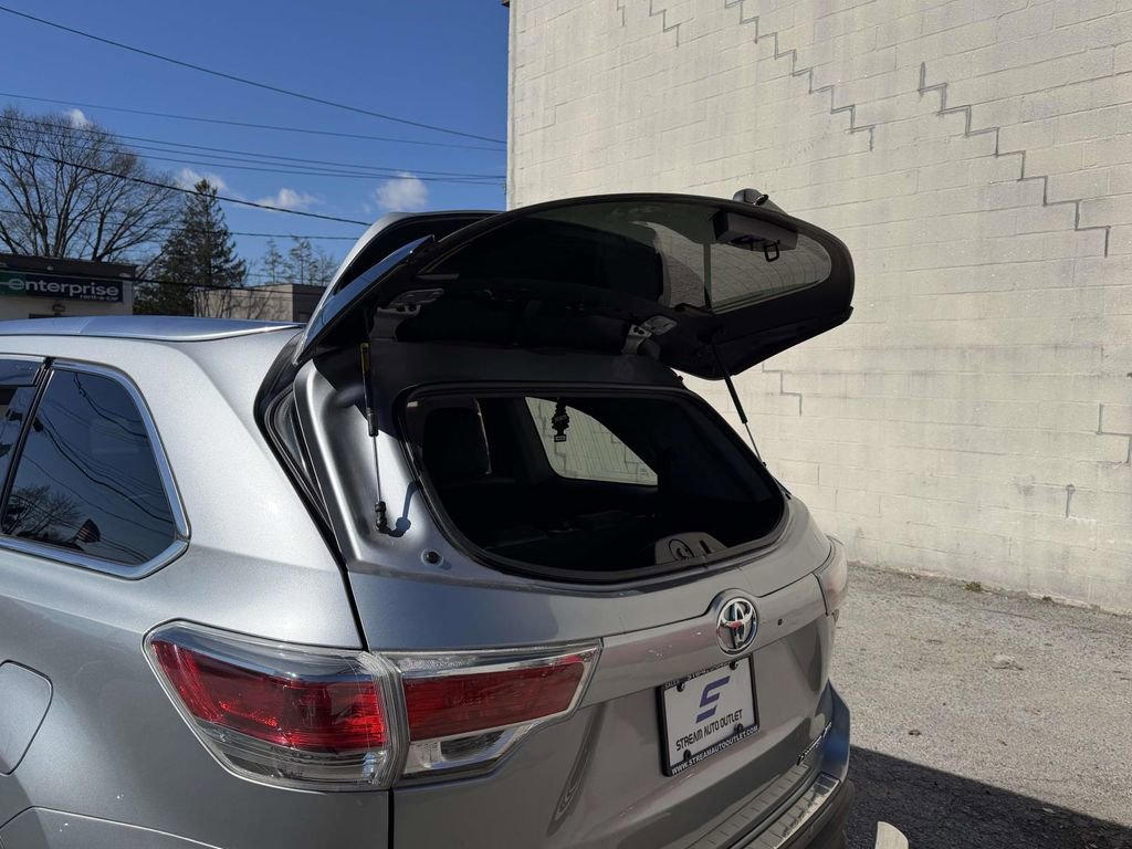 Used 2016 Toyota Highlander Limited w/ Protection Package #3 image 9