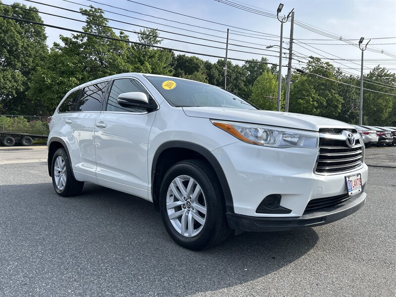 Used 2016 Toyota Highlander LE AWD/4WD image 3