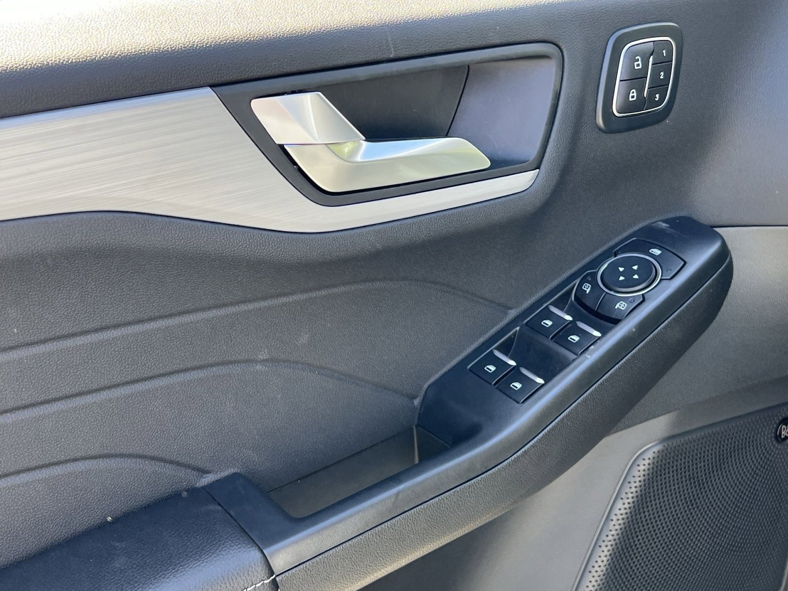 New 2026 Ford Escape SE w/ PHEV Premium Package image 15