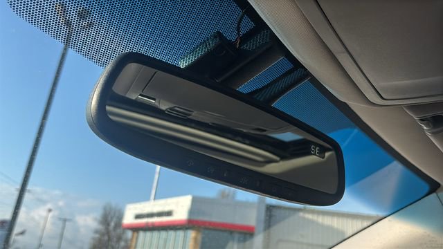 Used 2015 Toyota Avalon Limited image 24