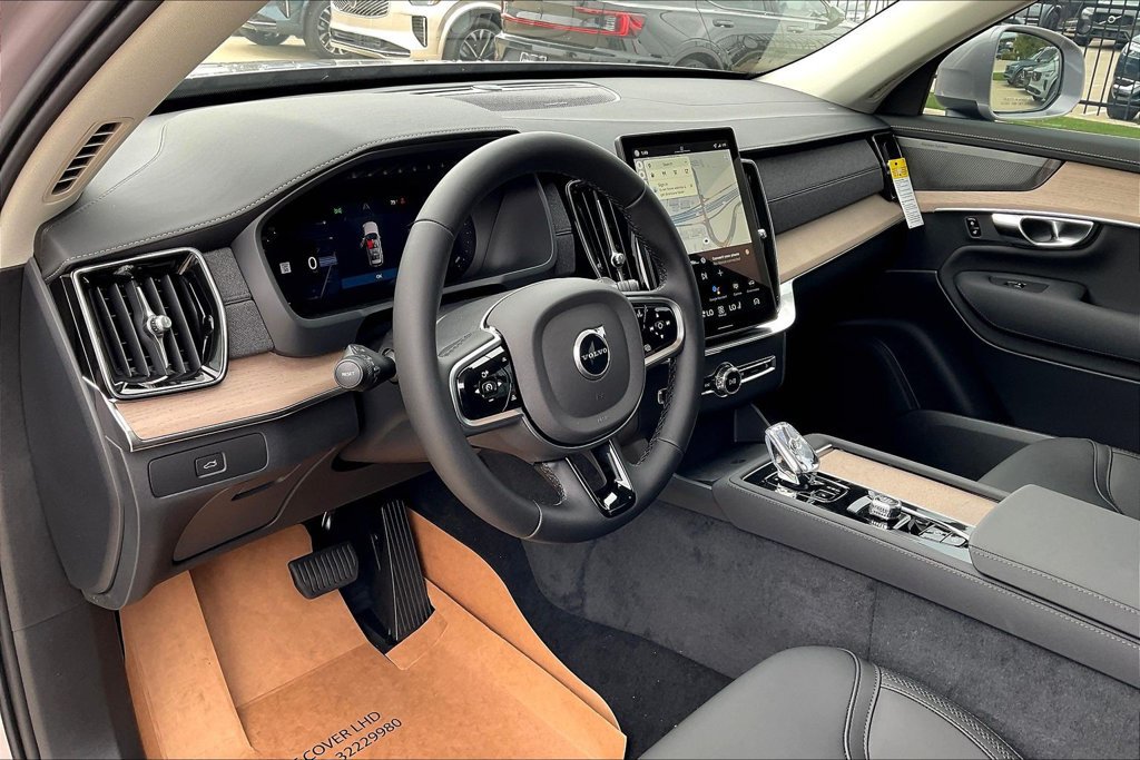 New 2026 Volvo XC90 B5 Plus w/ Protection Package Premier AWD/4WD image 11