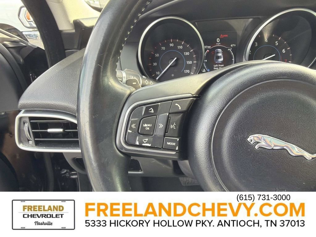 Used 2017 Jaguar XE image 31
