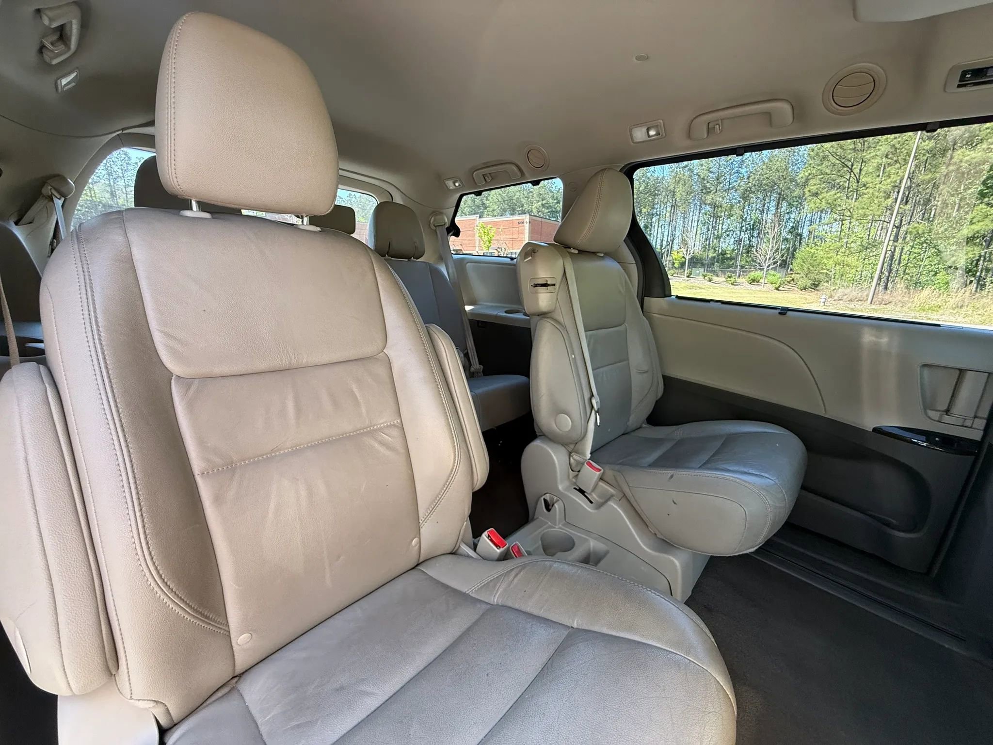 Used 2016 Toyota Sienna XLE Premium FWD image 22