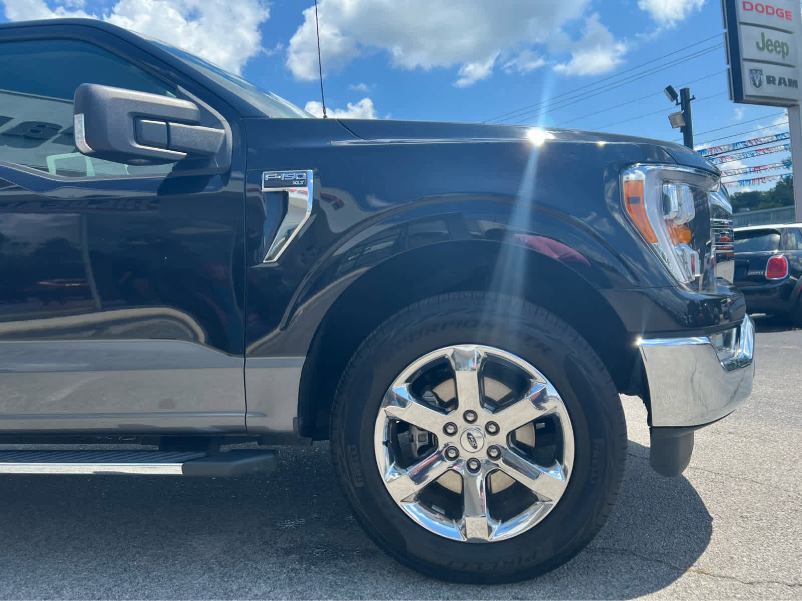 Used 2021 Ford F150 XLT w/ Equipment Group 302A High image 4