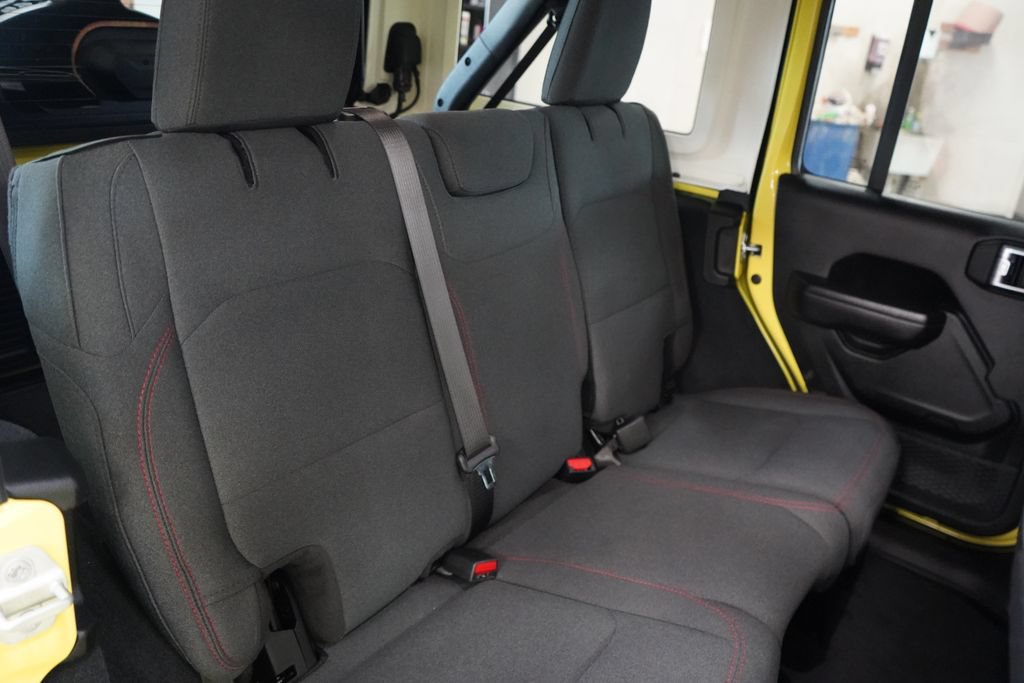Used 2024 Jeep Wrangler Unlimited Rubicon AWD/4WD image 26