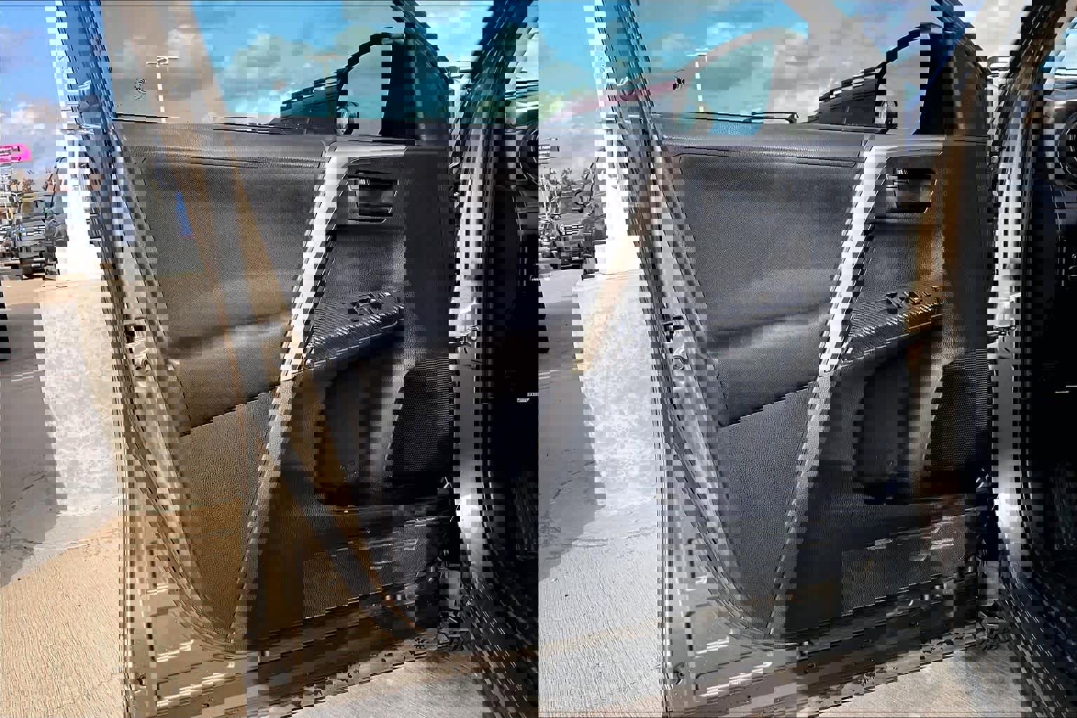 Used 2014 Toyota RAV4 LE image 20