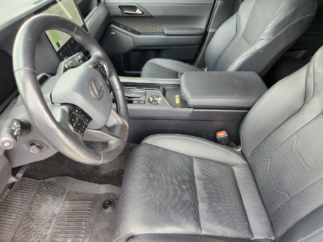 Used 2024 Lexus GX 550 w/ Accessory Package (Z1) AWD/4WD image 12