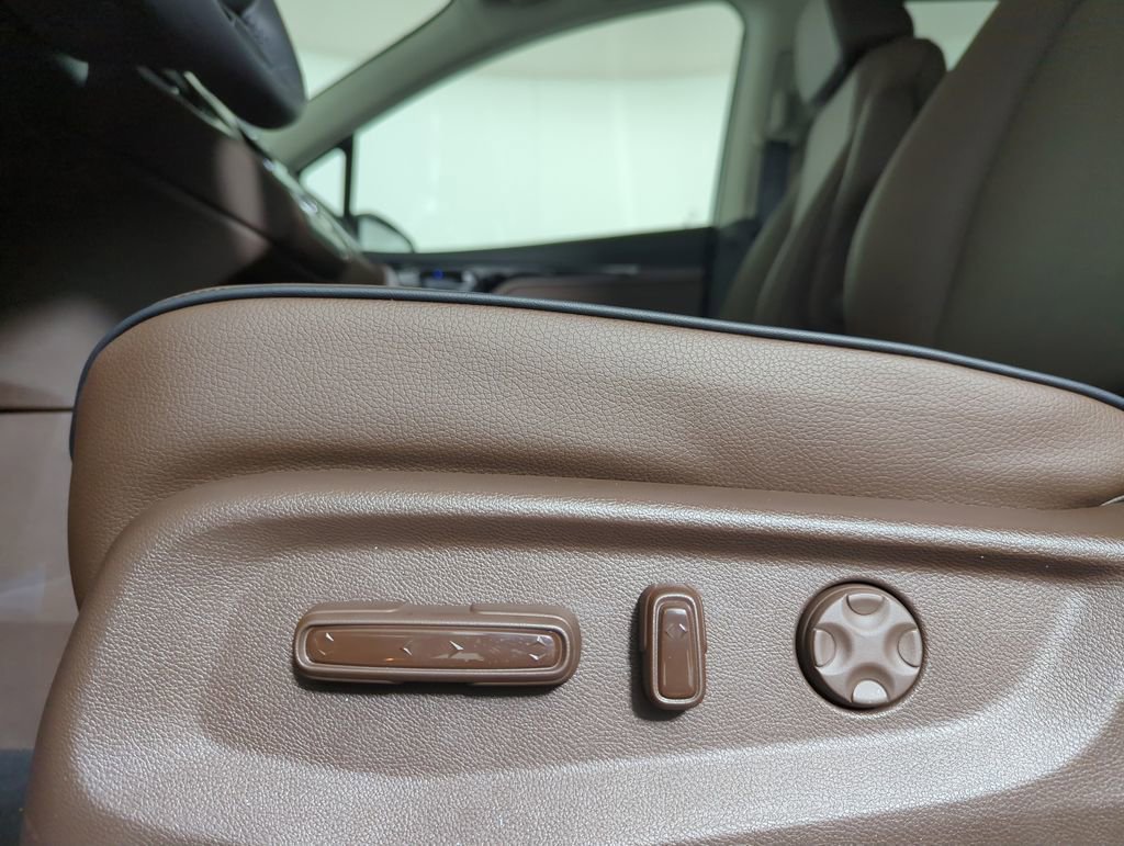 New 2026 Honda Odyssey Touring image 22