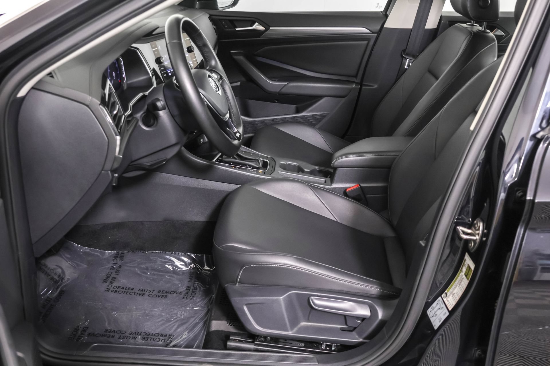 Used 2019 Volkswagen Jetta SEL w/ Cold Weather Package FWD image 22