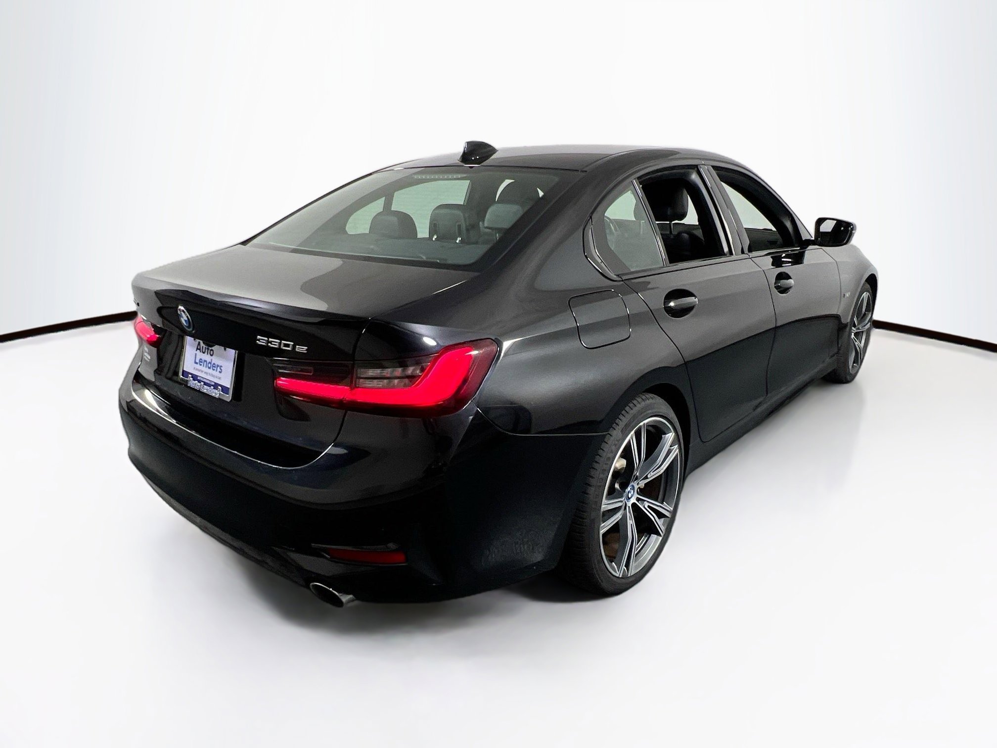 Used 2022 BMW 330e xDrive w/ Premium Package image 5