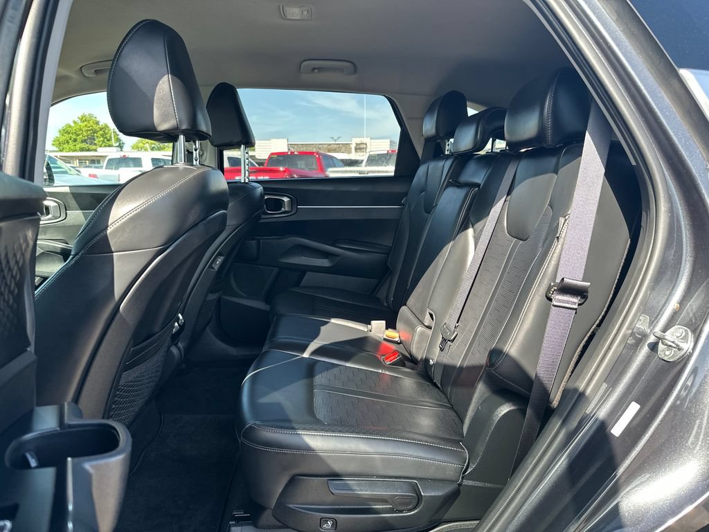 Used 2024 Kia Sorento S FWD image 14