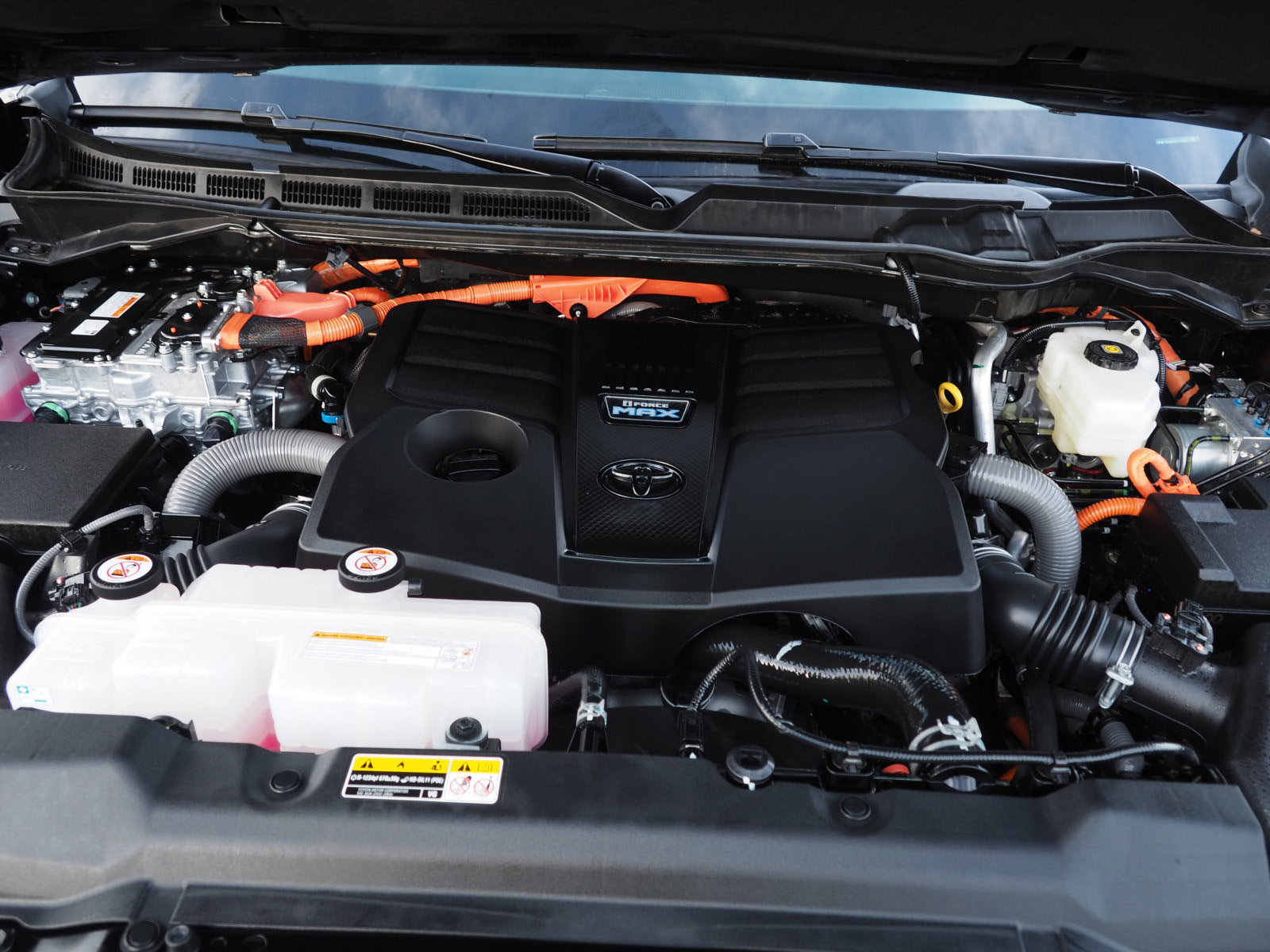 Used 2025 Toyota Tundra Limited w/ TRD Off-Road Package image 10