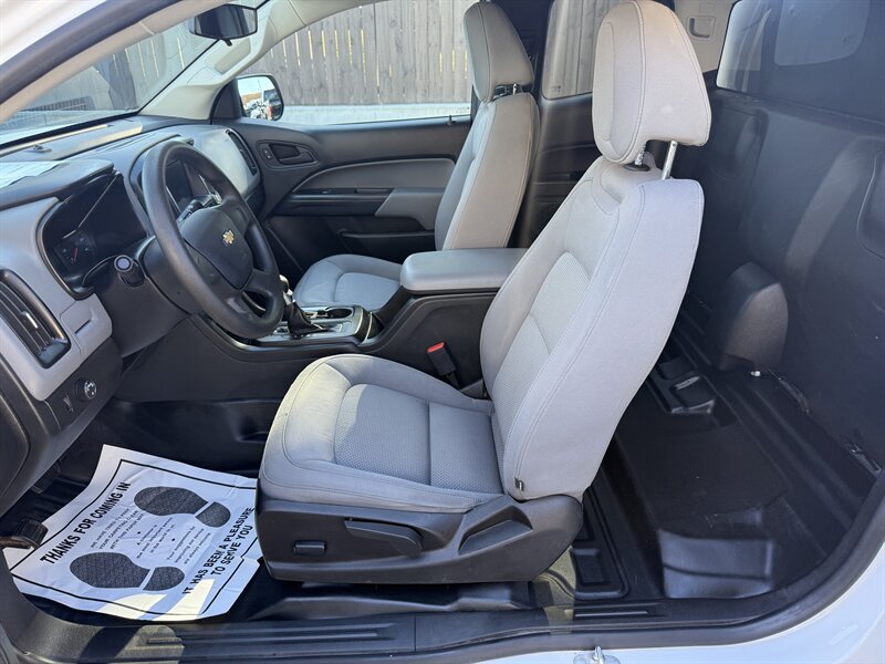 Used 2022 Chevrolet Colorado W/T RWD image 2