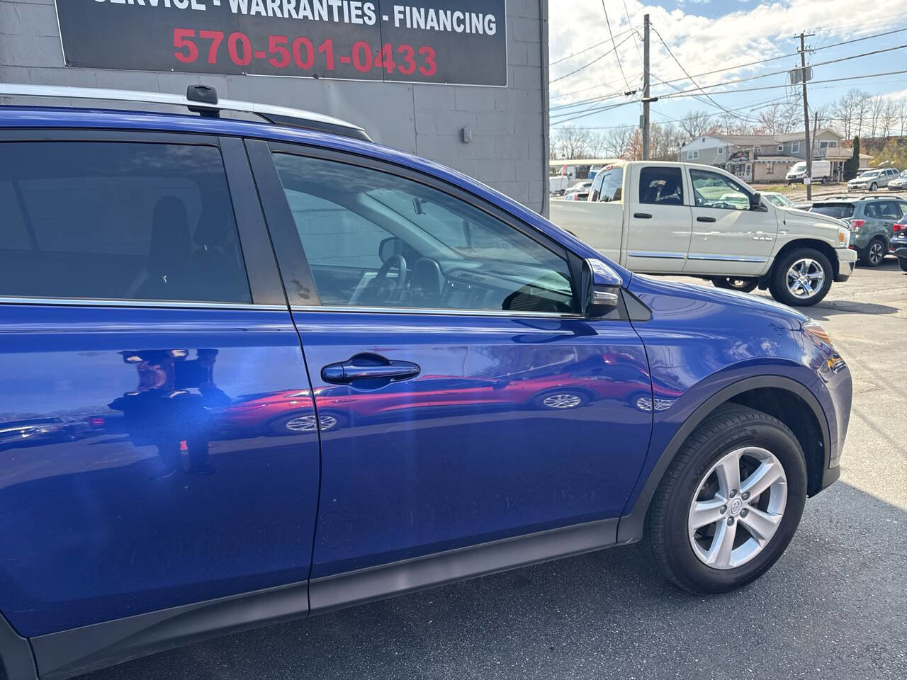 Used 2014 Toyota RAV4 XLE AWD/4WD image 10