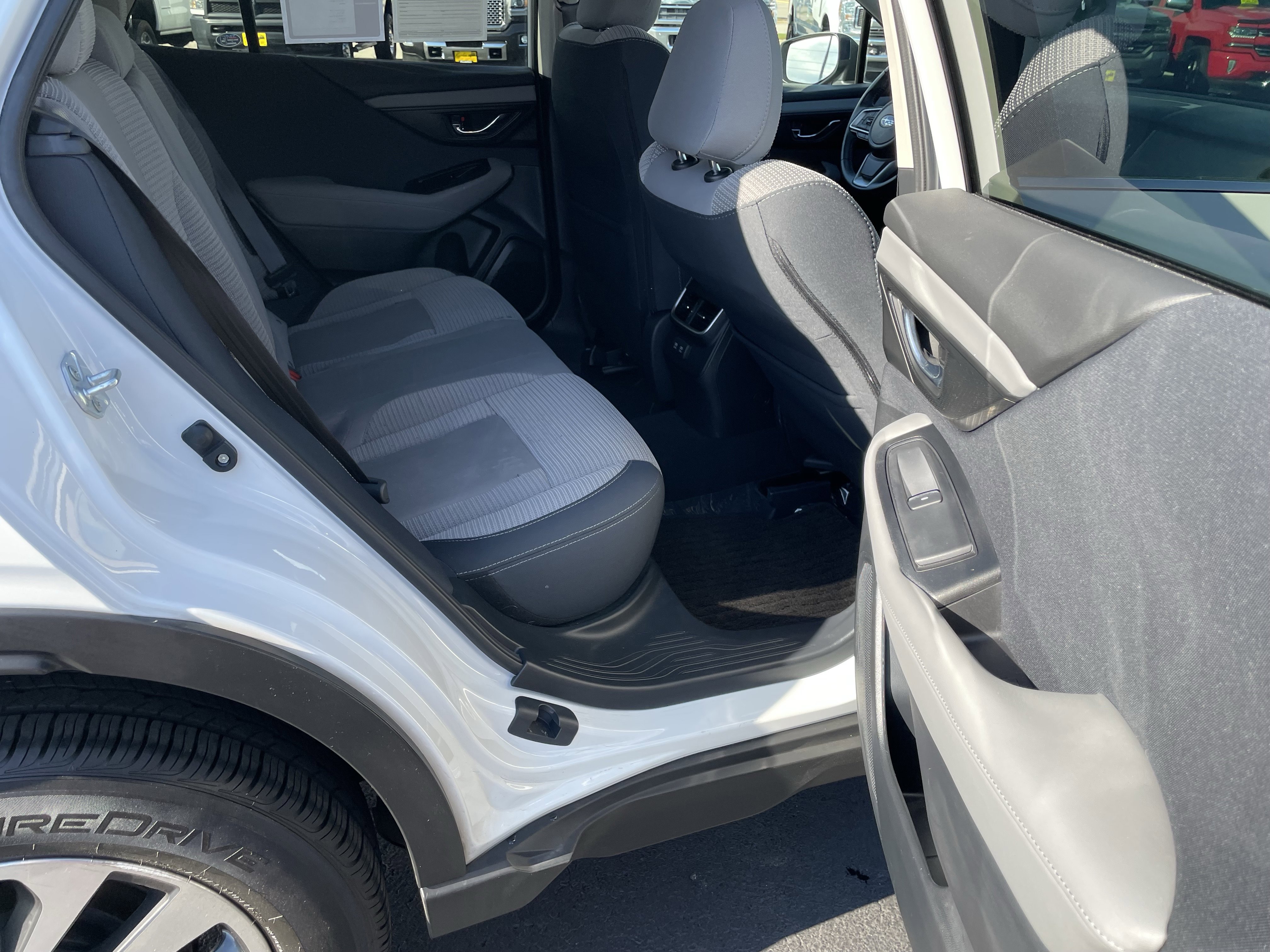 Used 2022 Subaru Outback Premium image 28