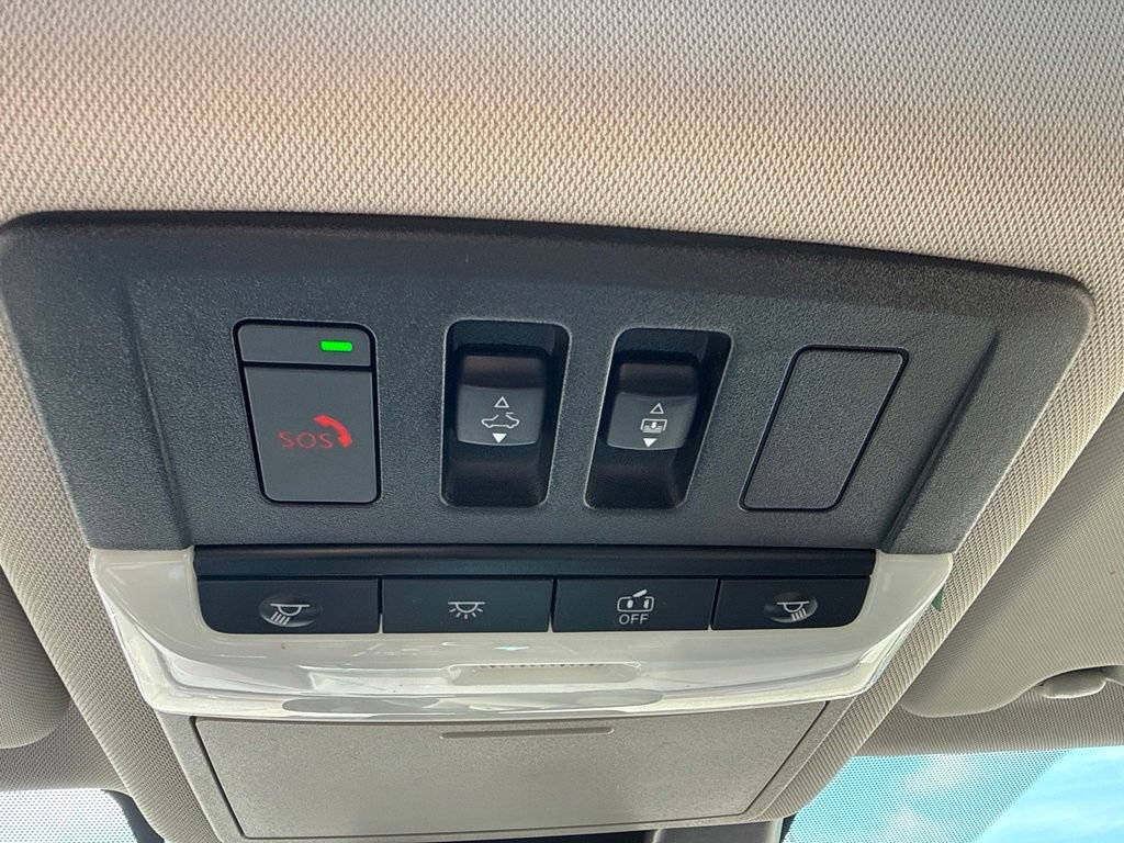 Used 2022 Nissan Rogue SV AWD/4WD image 15