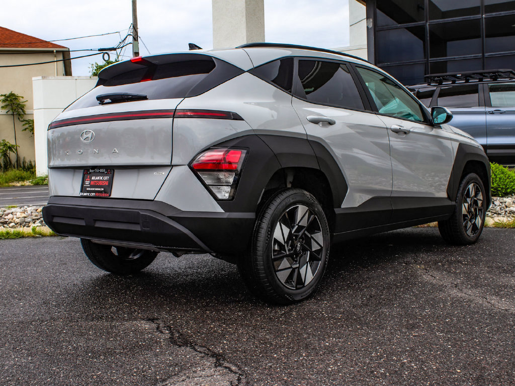 Used 2025 Hyundai Kona SEL AWD/4WD image 6