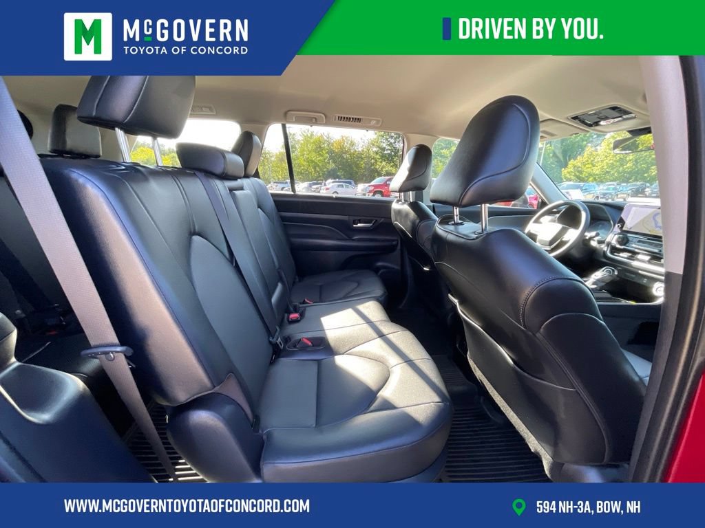 Used 2026 Toyota Grand Highlander AWD image 33