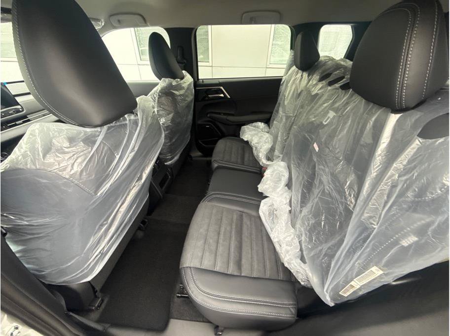 New 2026 Mitsubishi Outlander SE FWD image 8