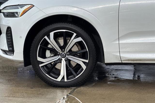 Certified 2023 Volvo XC60 B6 Ultimate w/ Protection Package Premier image 32