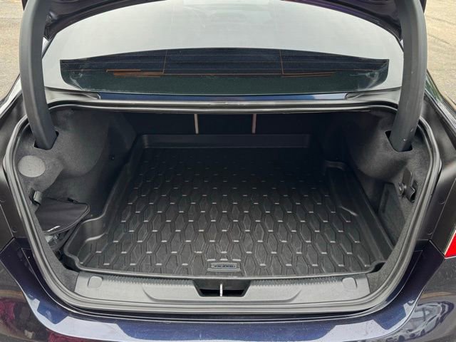 Used 2018 Jaguar XE Premium image 13