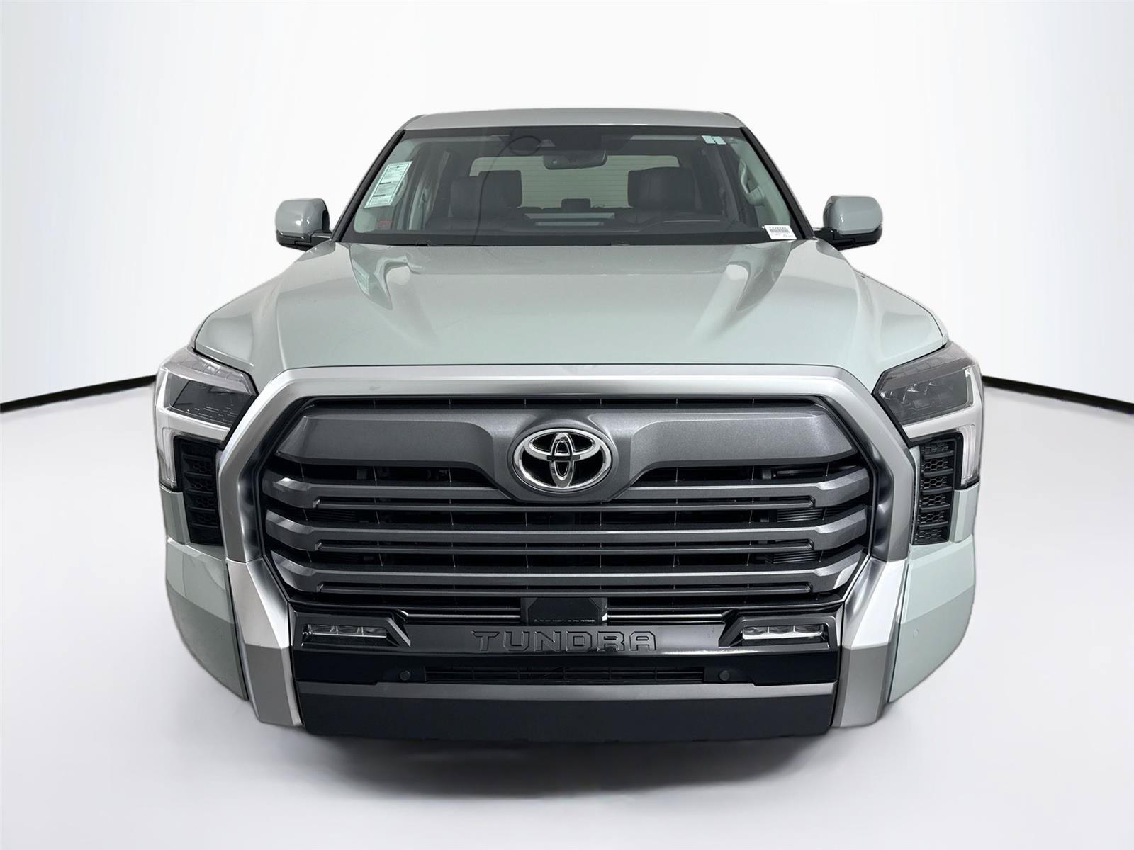Used 2024 Toyota Tundra Limited AWD/4WD image 9