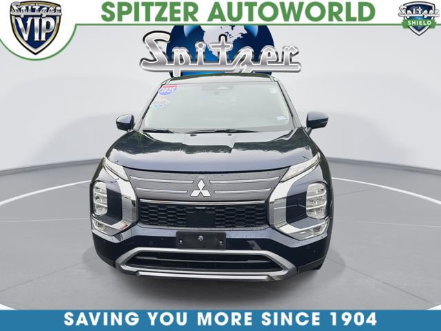 Used 2025 Mitsubishi Outlander AWD image 3