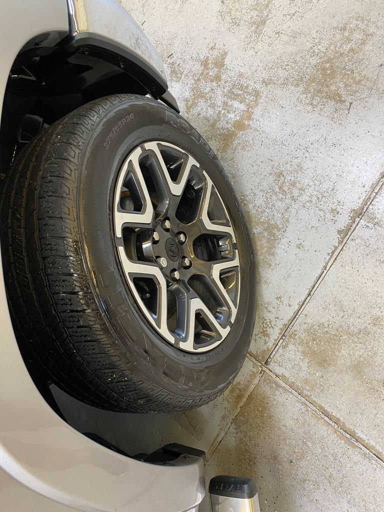 Used 2025 RAM 1500 Laramie AWD/4WD image 14
