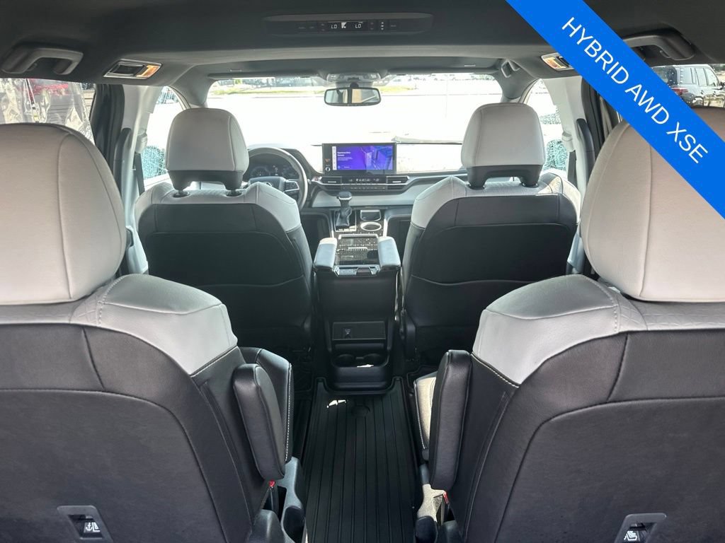 Used 2026 Toyota Sienna XSE AWD/4WD image 35