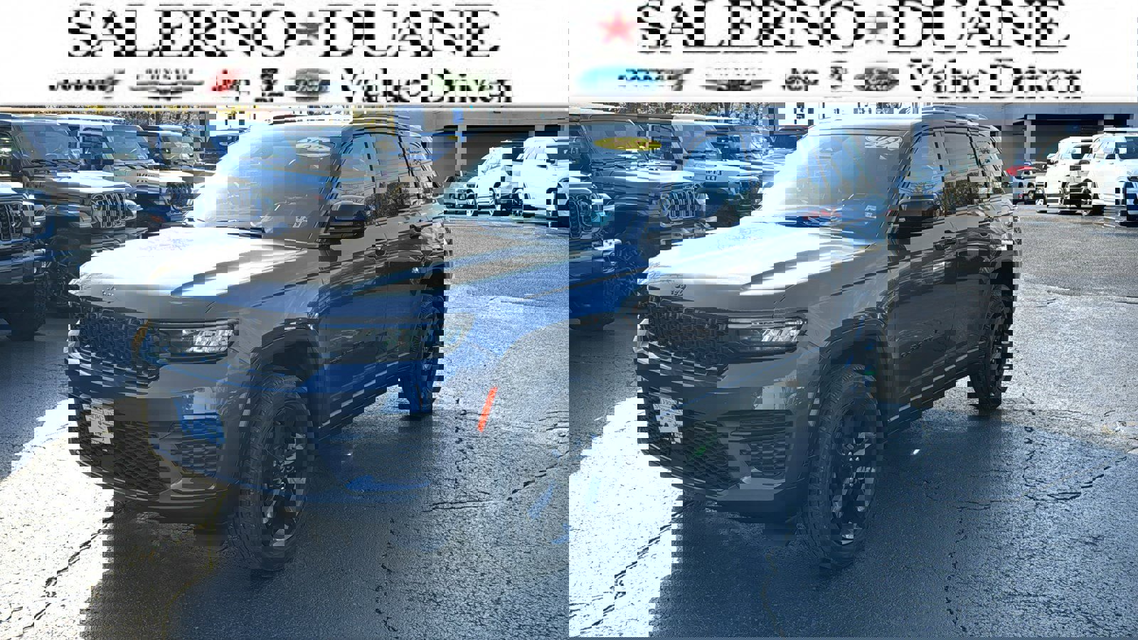 Used 2023 Jeep Grand Cherokee Altitude image 1