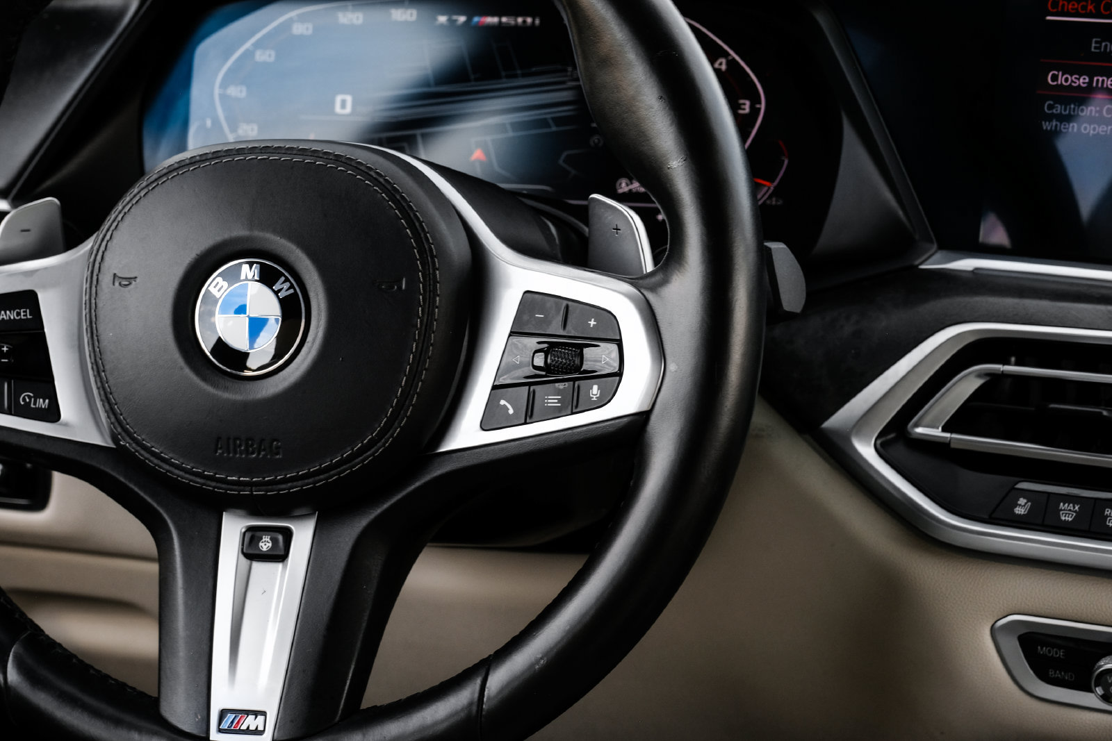 Used 2020 BMW X7 M50i w/ Dynamic Handling Package AWD/4WD image 16
