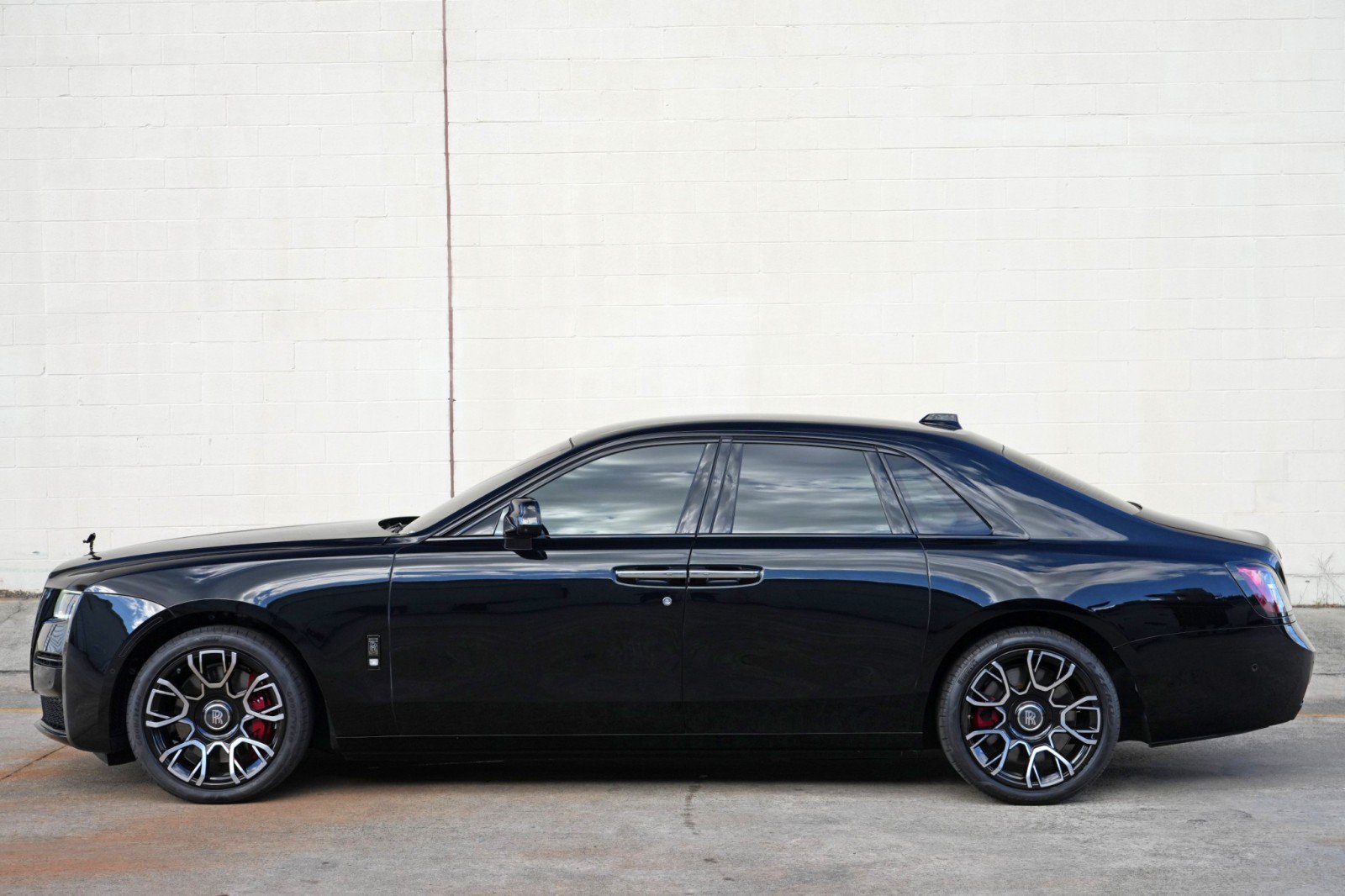 Used 2024 Rolls-Royce Ghost Black Badge w/ Black Badge Ghost Package AWD/4WD image 70