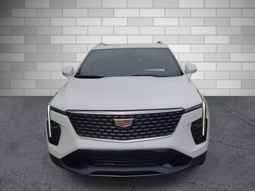 Certified 2025 Cadillac XT4 Premium Luxury w/ Technology Package FWD image 8