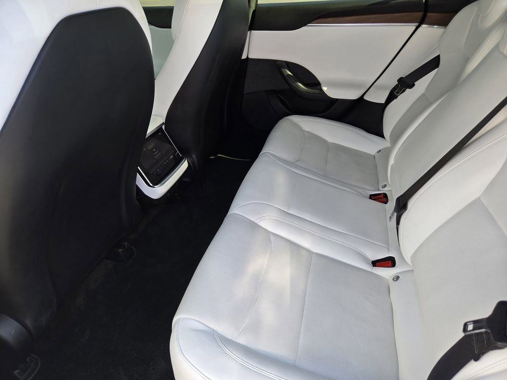 Used 2022 Tesla Model S image 22