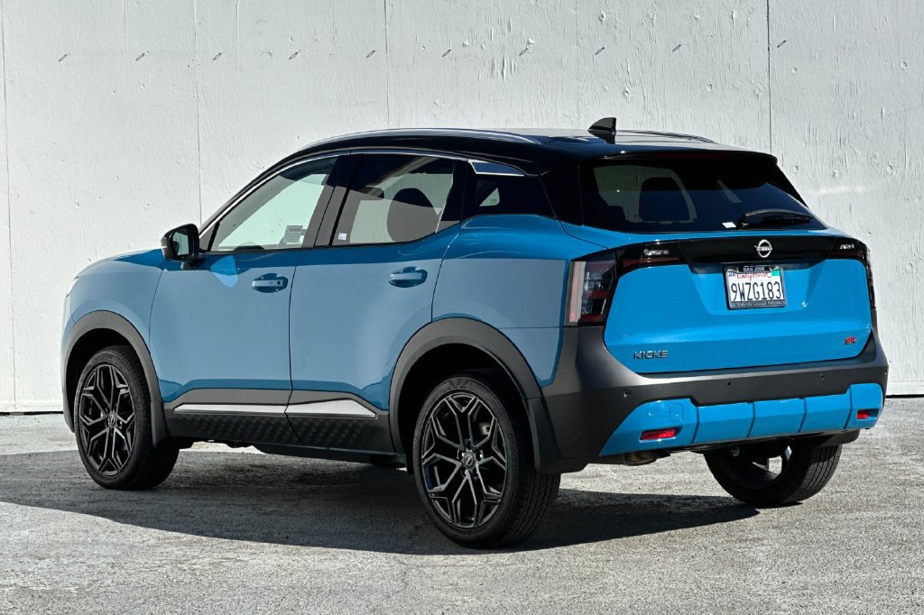 Certified 2025 Nissan Kicks SR FWD image 6