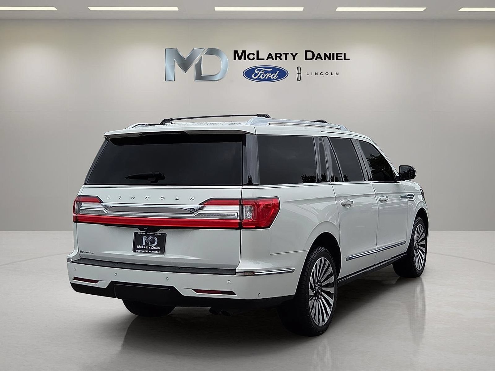 Used 2021 Lincoln Navigator L Reserve w/ Luxury Package AWD/4WD image 5