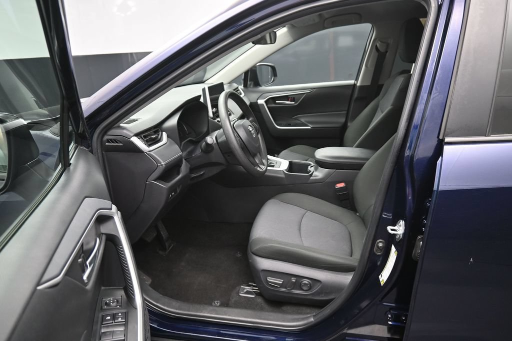 Certified 2025 Toyota RAV4 XLE AWD/4WD image 9