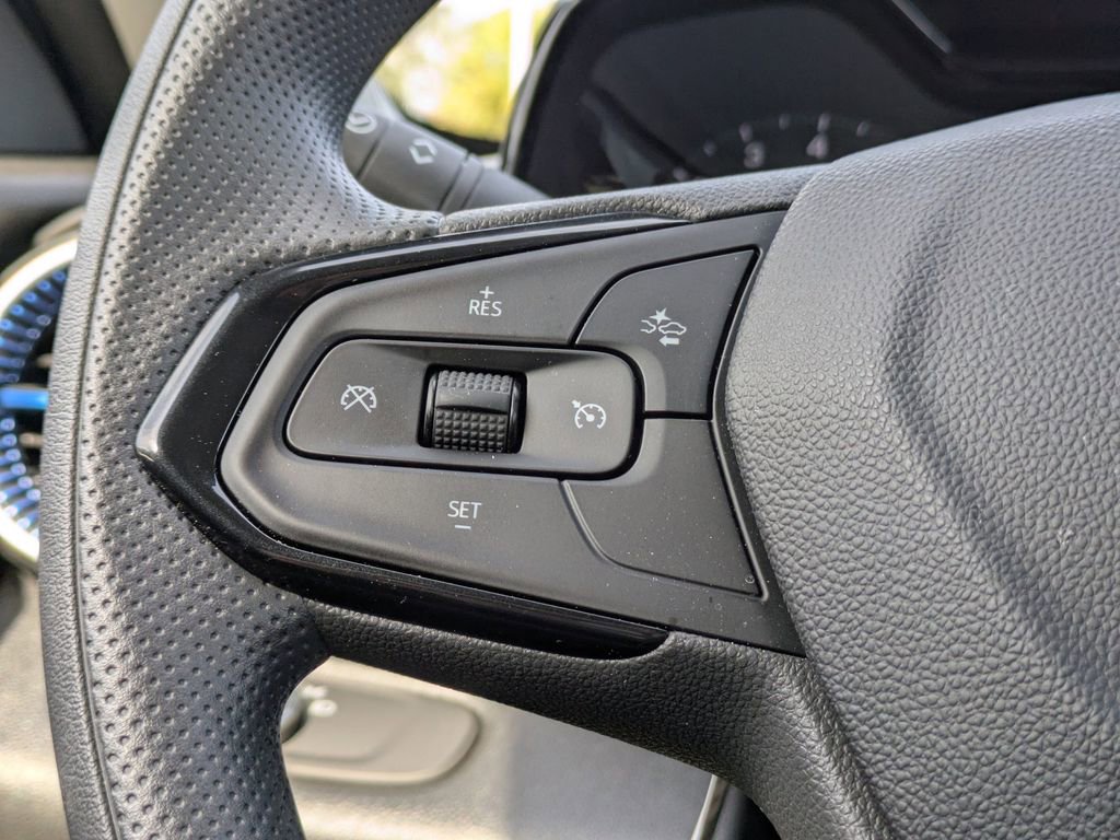 Used 2025 Chevrolet Trax LS w/ LS Convenience Package image 25