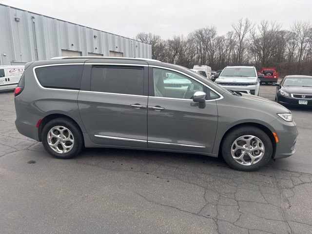 Used 2021 Chrysler Pacifica Limited w/ Premium & Safety Sphere Group image 12